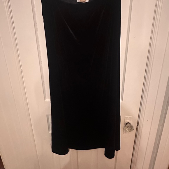 Size 18 black velvet vintage maxi skirt Made in U.S.A - Picture 1 of 3